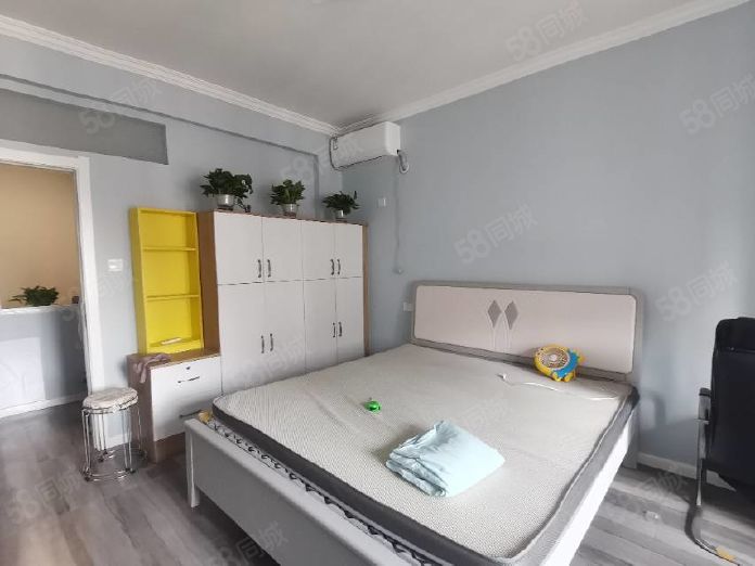 单间独卫大落地窗 同兴广场 金融港 2号地铁站 水晶郦都